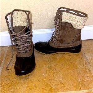 Calf duck boots